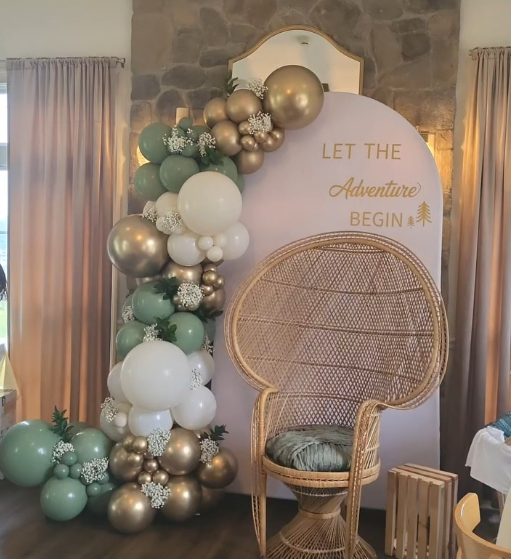 custom backdrop & 9ft balloon garland